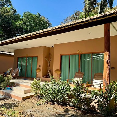 Sunny Cove Beach Resort Koh Phayam Ranong Exterior photo